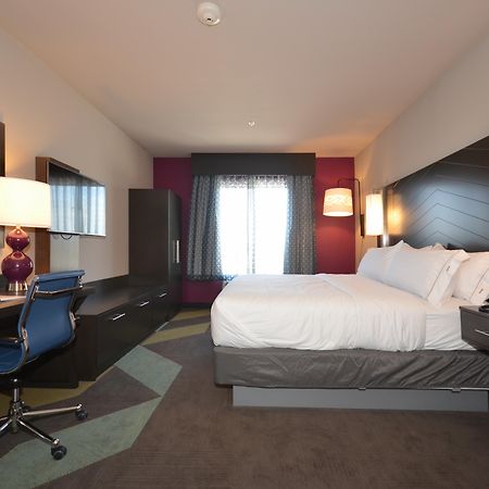 Holiday Inn Express & Suites Oklahoma City Mid - Arpt Area By Ihg Exterior photo