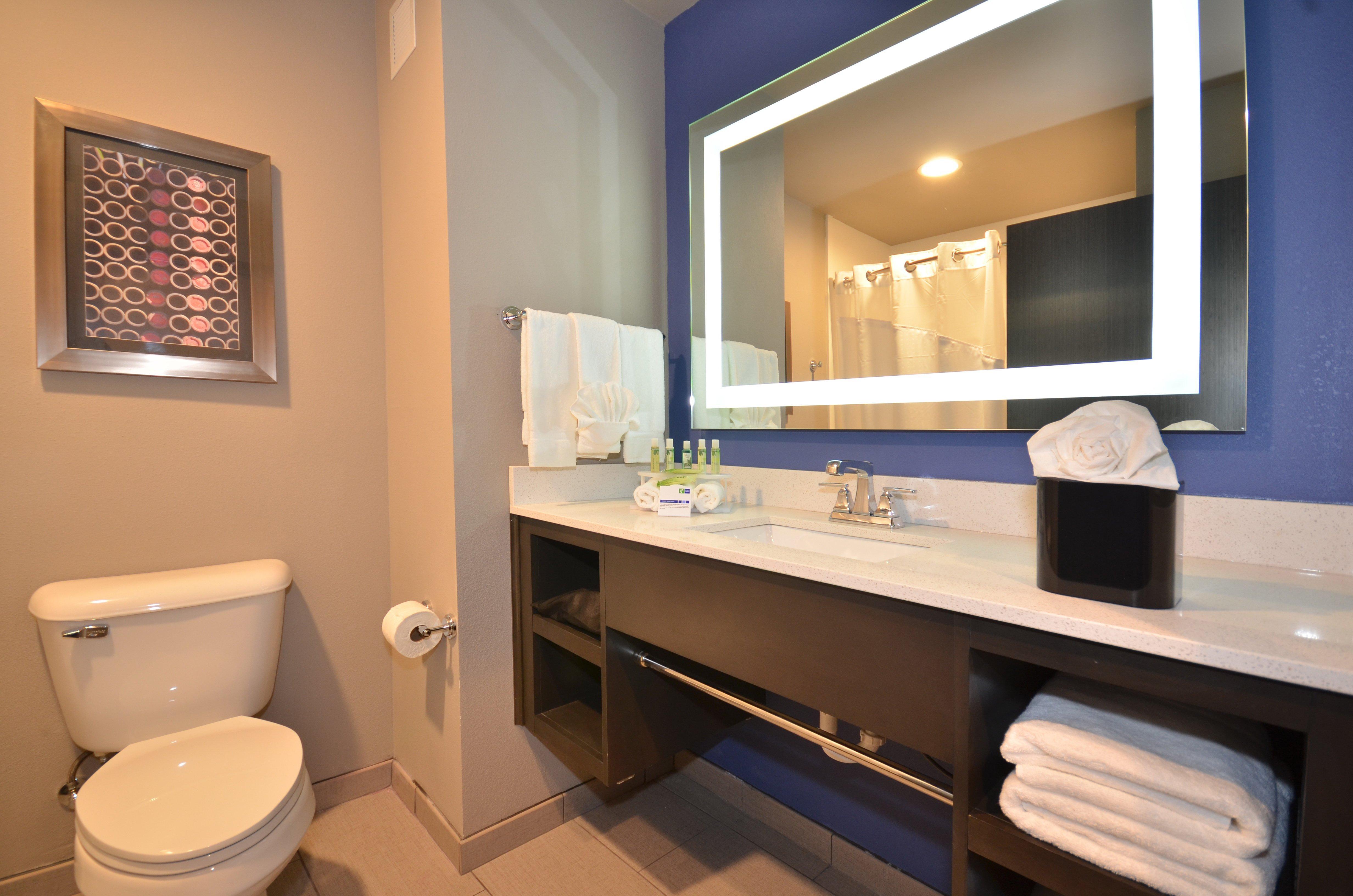 Holiday Inn Express & Suites Oklahoma City Mid - Arpt Area By Ihg Exterior photo