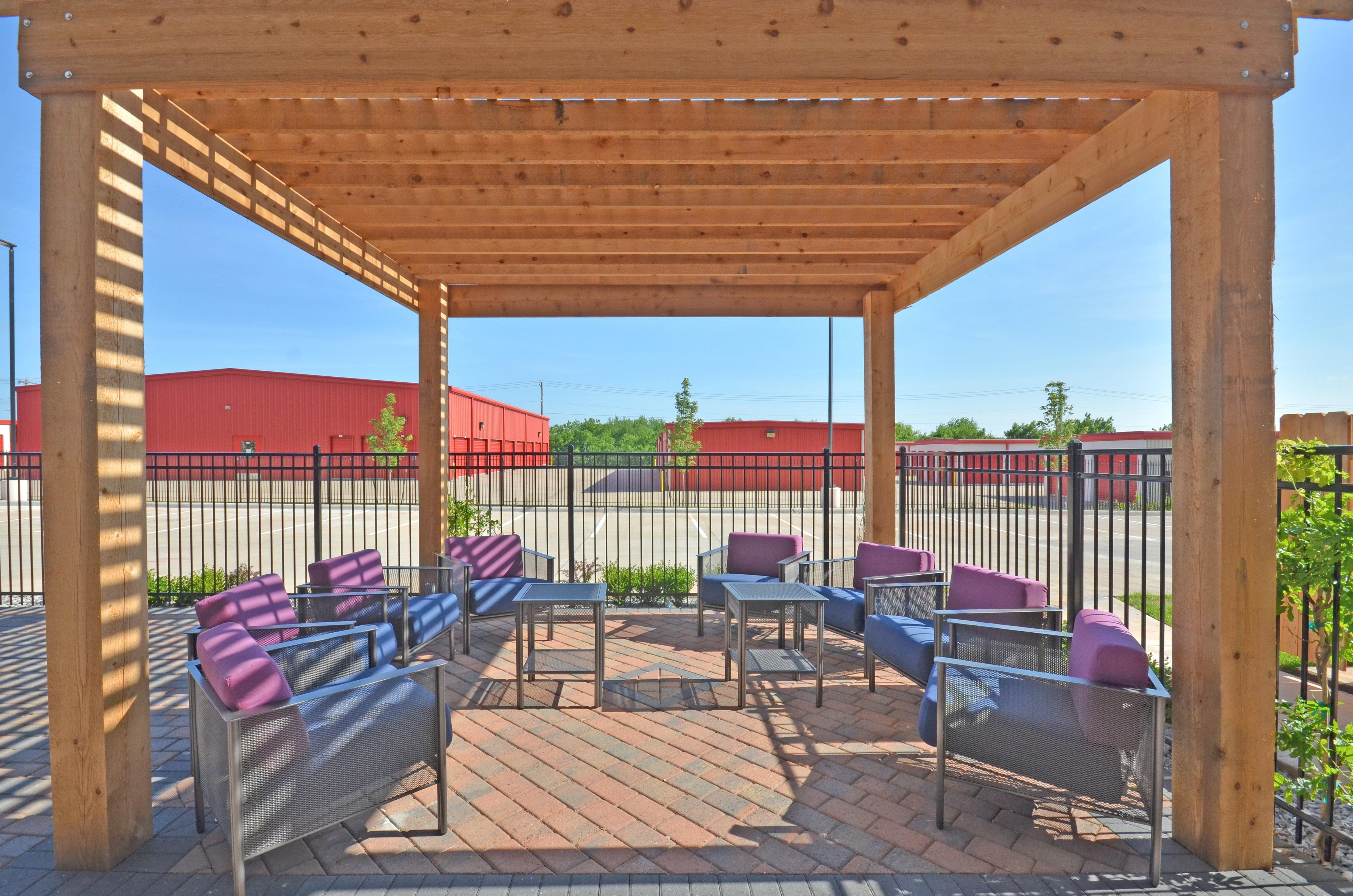 Holiday Inn Express & Suites Oklahoma City Mid - Arpt Area By Ihg Exterior photo